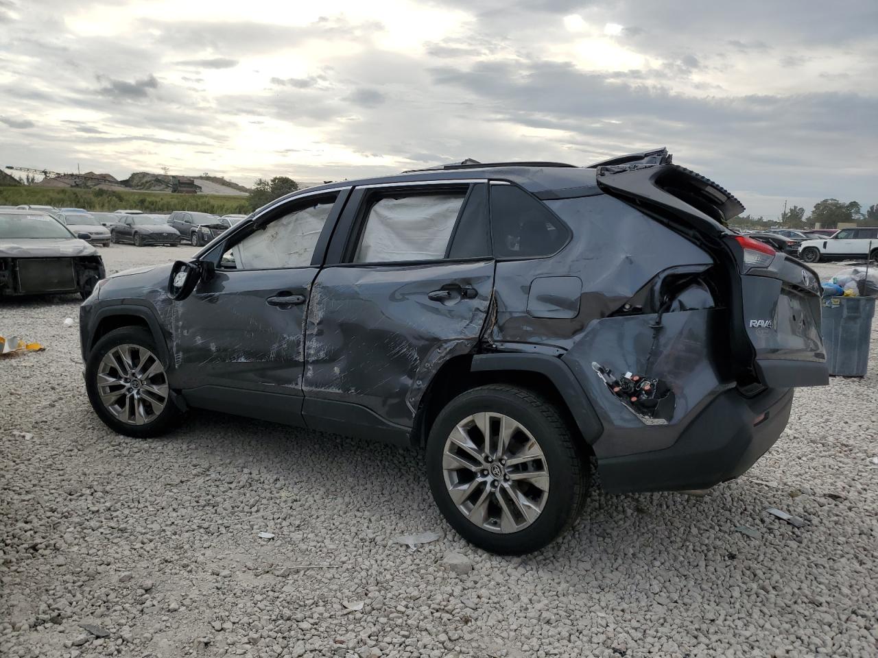 2021 Toyota RAV 4 VIN 2T3W1RFV5MC138540 Copart auction photo, biohazard/chemical / all over damage thumbnail 2