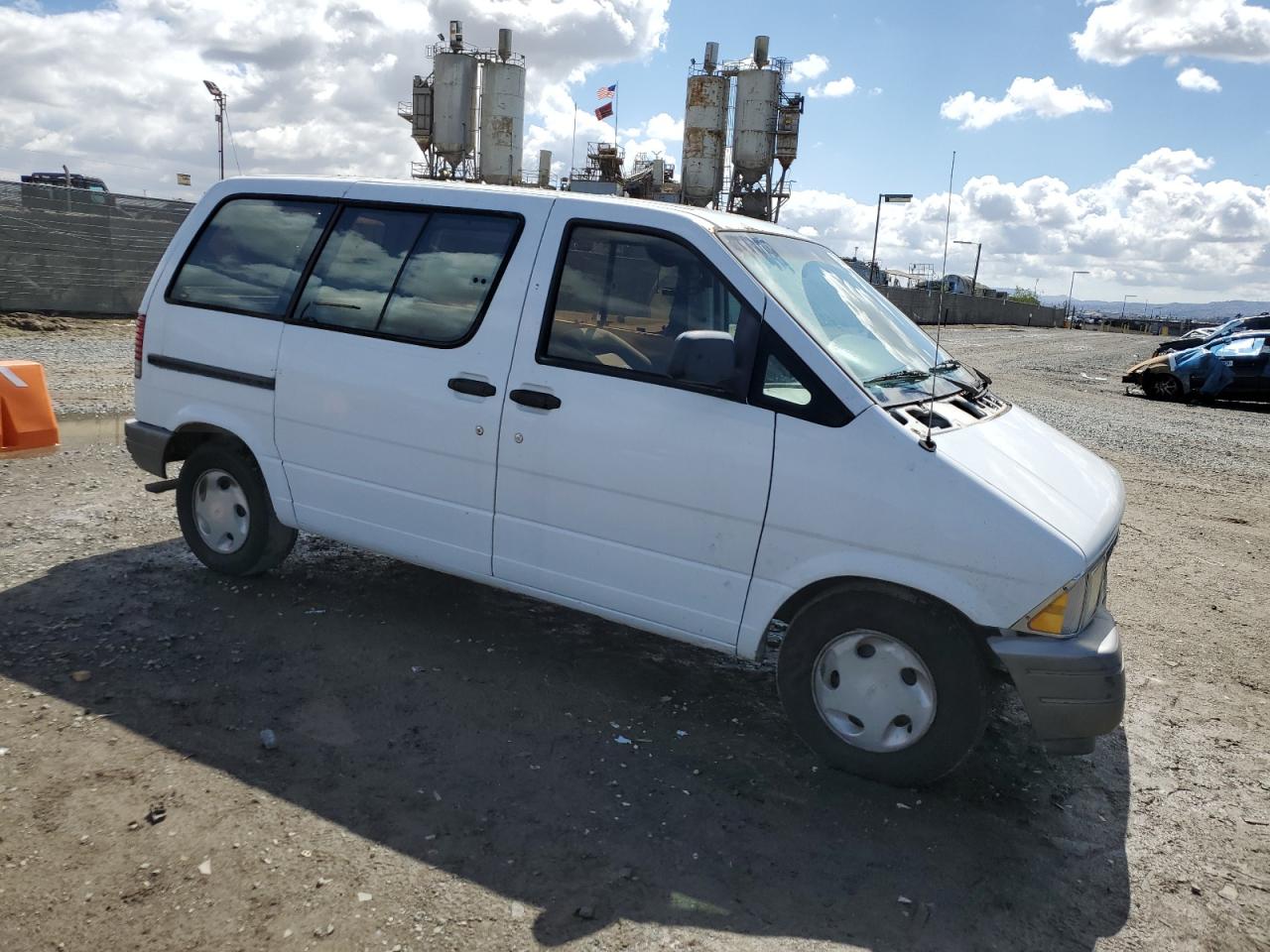 1997 Ford Aerostar VIN 1FMDA11U5VZC07035 Copart auction photo, front end / rear end damage thumbnail 4