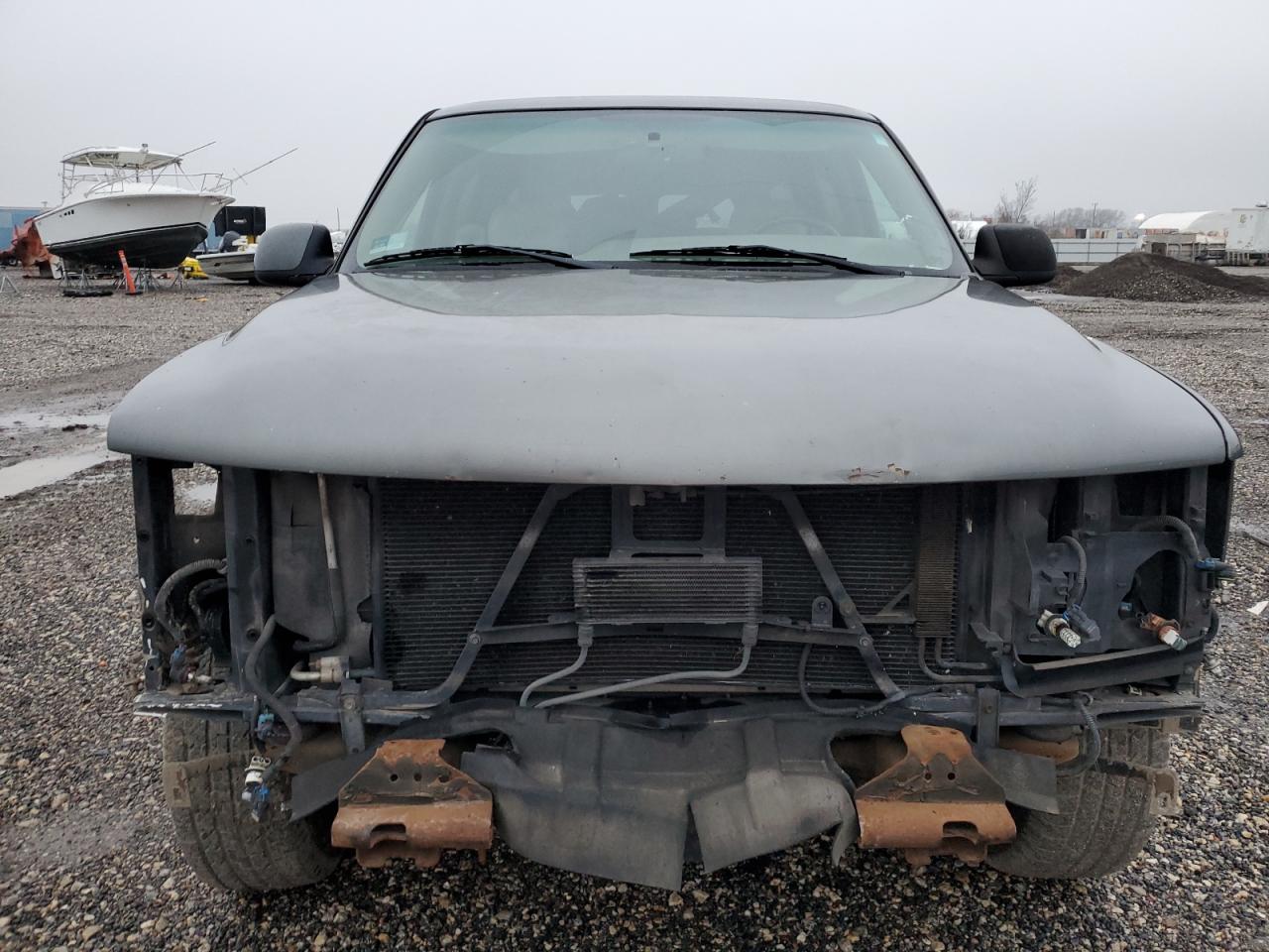 2001 Chevrolet Suburban VIN 3GNEC16T31G203148 Copart auction photo, front end / side damage thumbnail 5
