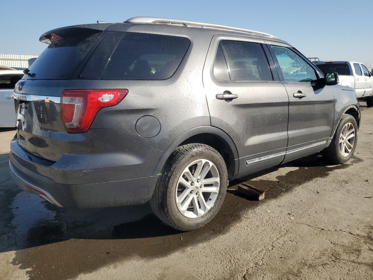 2016 Ford Explorer VIN 1FM5K7D86GGC47867 Copart auction photo, front end damage thumbnail 3