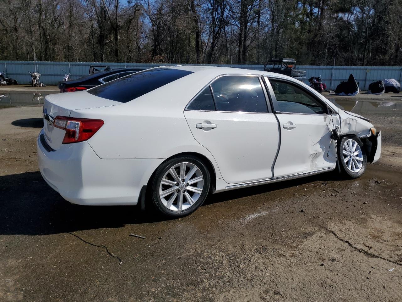 2014 Toyota Camry VIN 4T4BF1FKXER432313 Copart auction photo, front end / side damage thumbnail 3