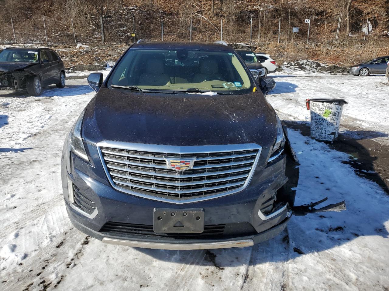 2017 Cadillac XT5 VIN 1GYKNFRS5HZ183849 Copart auction photo, front end / side damage thumbnail 5