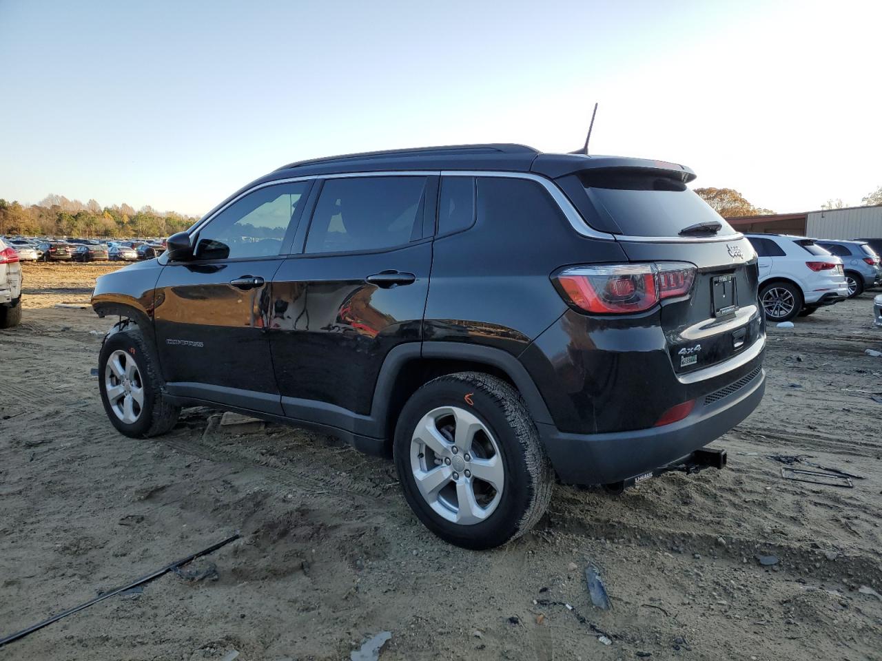 2019 Jeep Compass VIN 3C4NJDBB2KT849478 Copart auction photo, front end / minor dent/scratches damage thumbnail 2