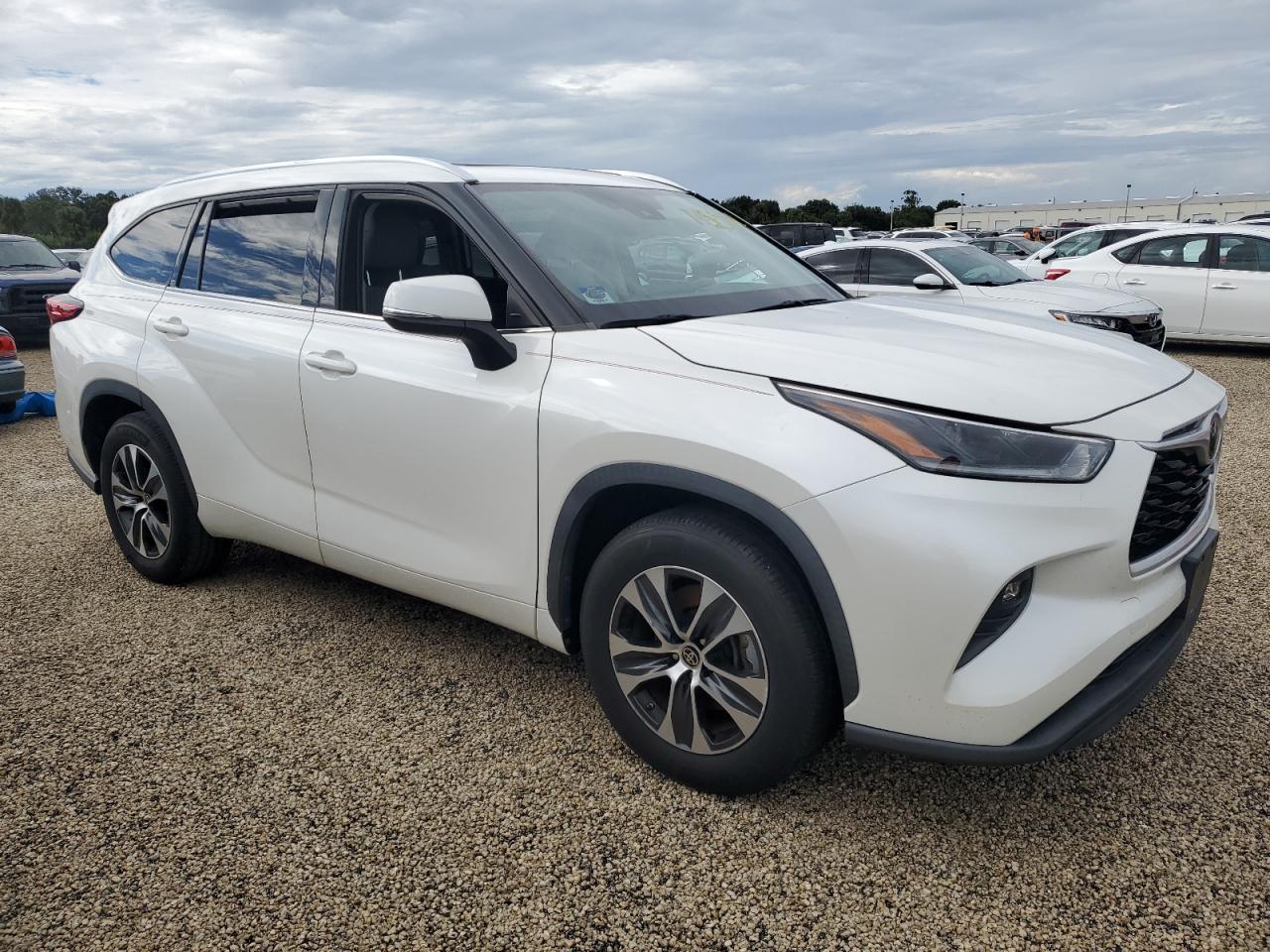 2021 Toyota Highlander VIN 5TDGZRAH2MS079431 Copart auction photo, water/flood damage thumbnail 4