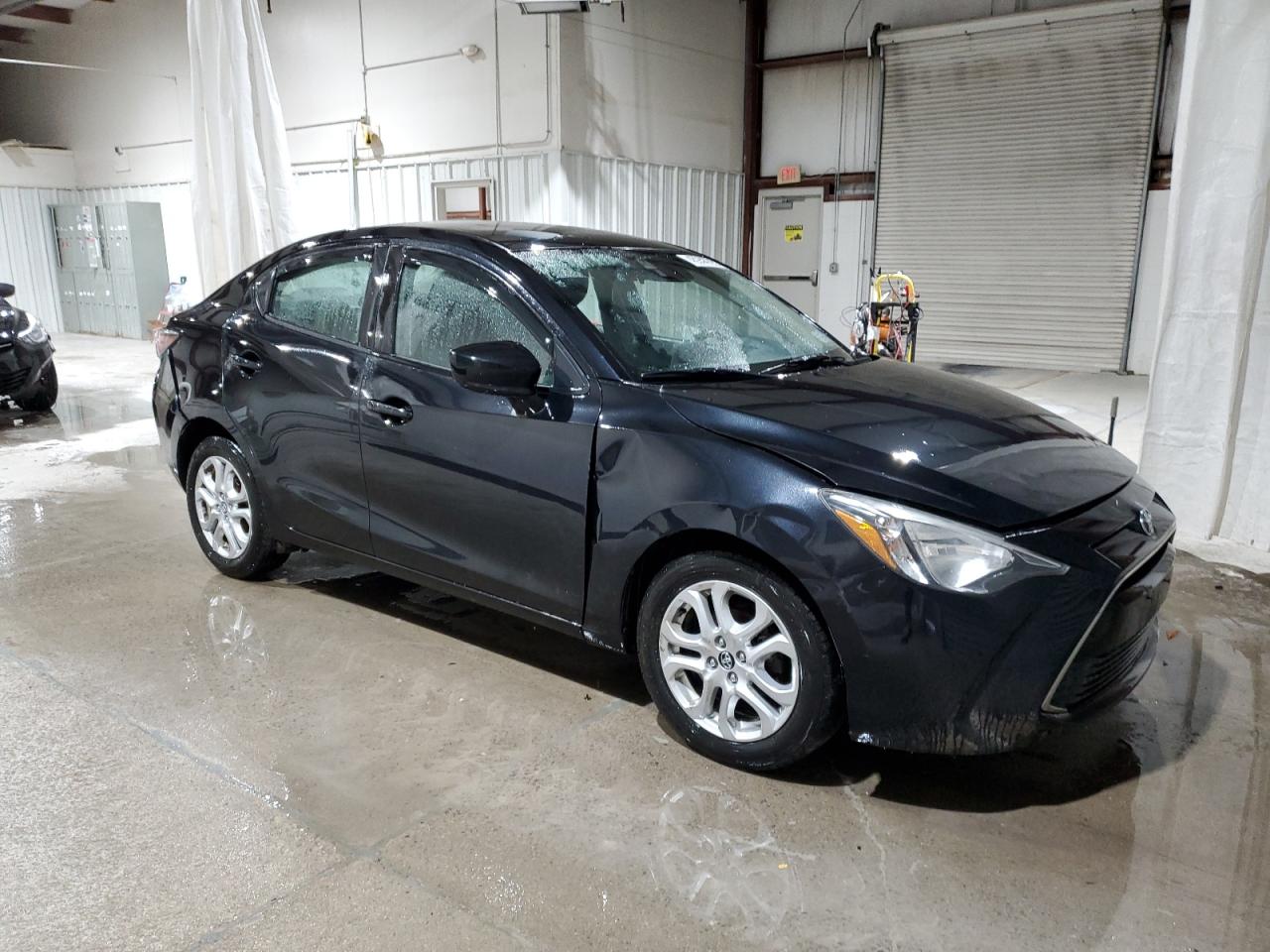 2017 Toyota Yaris VIN 3MYDLBYV8HY147478 Copart auction photo, front end / side damage thumbnail 4