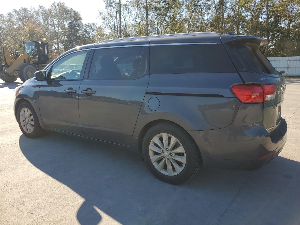 2016 KIA Sedona VIN KNDMC5C10G6181487 Copart auction photo, rear end damage thumbnail 2