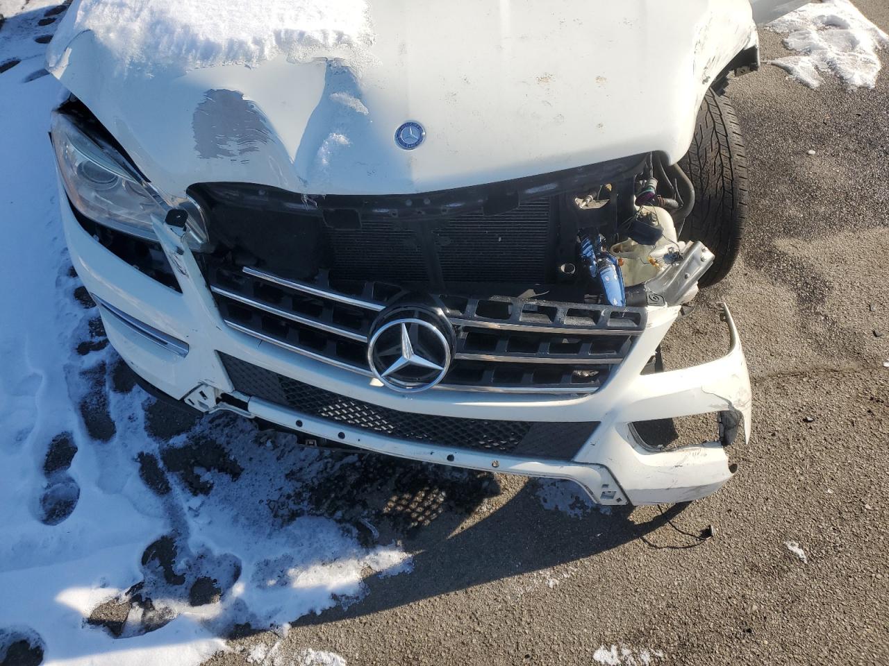 2013 Mercedes-Benz M-klasse VIN 4JGDA5HB9DA201117 Copart auction photo, front end / minor dent/scratches damage thumbnail 12