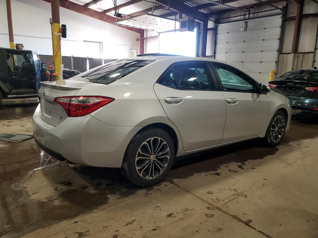 2015 Toyota Corolla VIN 2T1BURHE7FC240369 Copart auction photo, front end / top/roof damage thumbnail 3