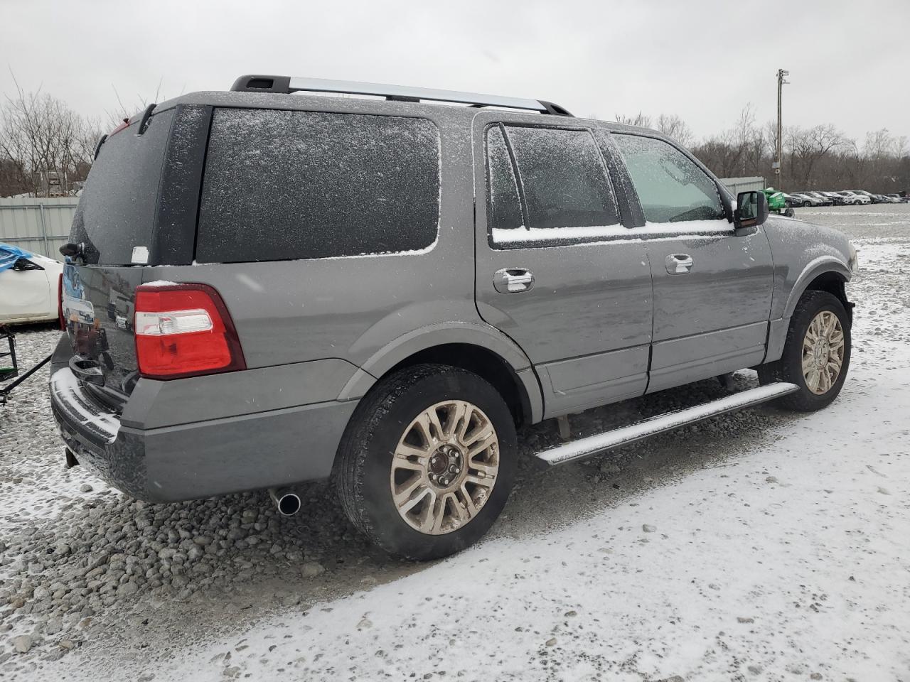 2012 Ford Expedition VIN 1FMJU2A54CEF01555 Copart auction photo, front end damage thumbnail 3