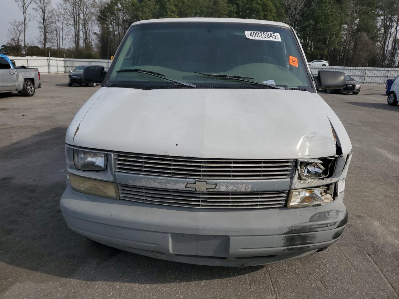 1999 Chevrolet Astro VIN 1GCDM19WXXB118140 Copart auction photo, front end / side damage thumbnail 5