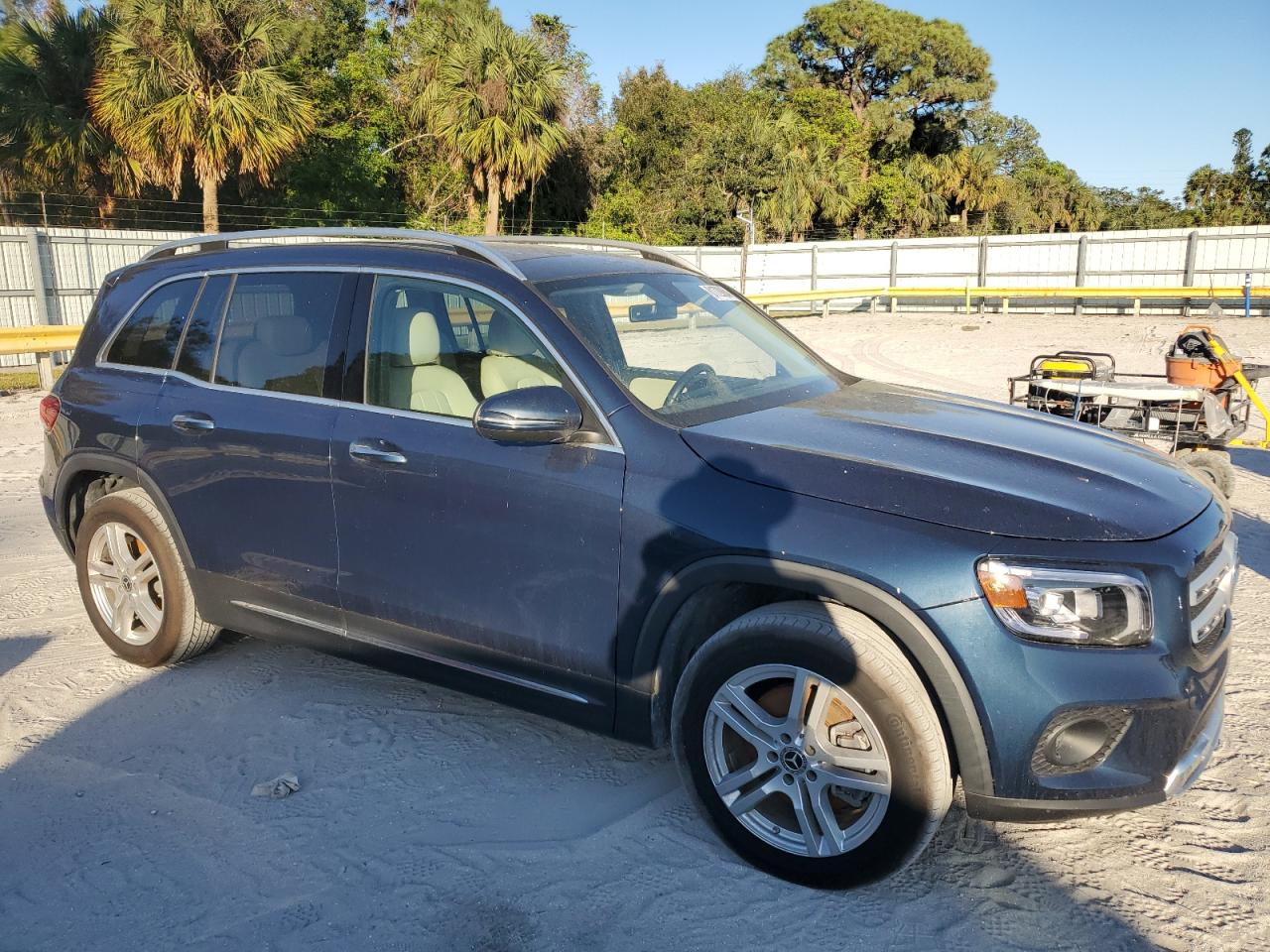 2020 Mercedes-Benz GLB VIN W1N4M4GB7LW051381 Copart auction photo, minor dent/scratches damage thumbnail 4