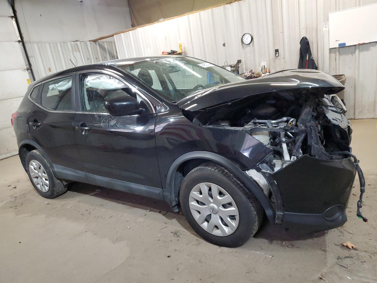 2018 Nissan Rogue VIN JN1BJ1CR5JW202761 Copart auction photo, front end / minor dent/scratches damage thumbnail 4
