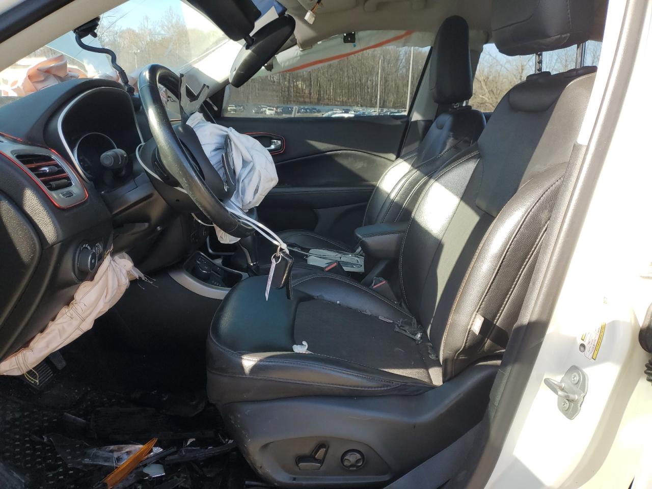 2019 Jeep Compass VIN 3C4NJDBB2KT813080 Copart auction photo, front end / minor dent/scratches damage thumbnail 7
