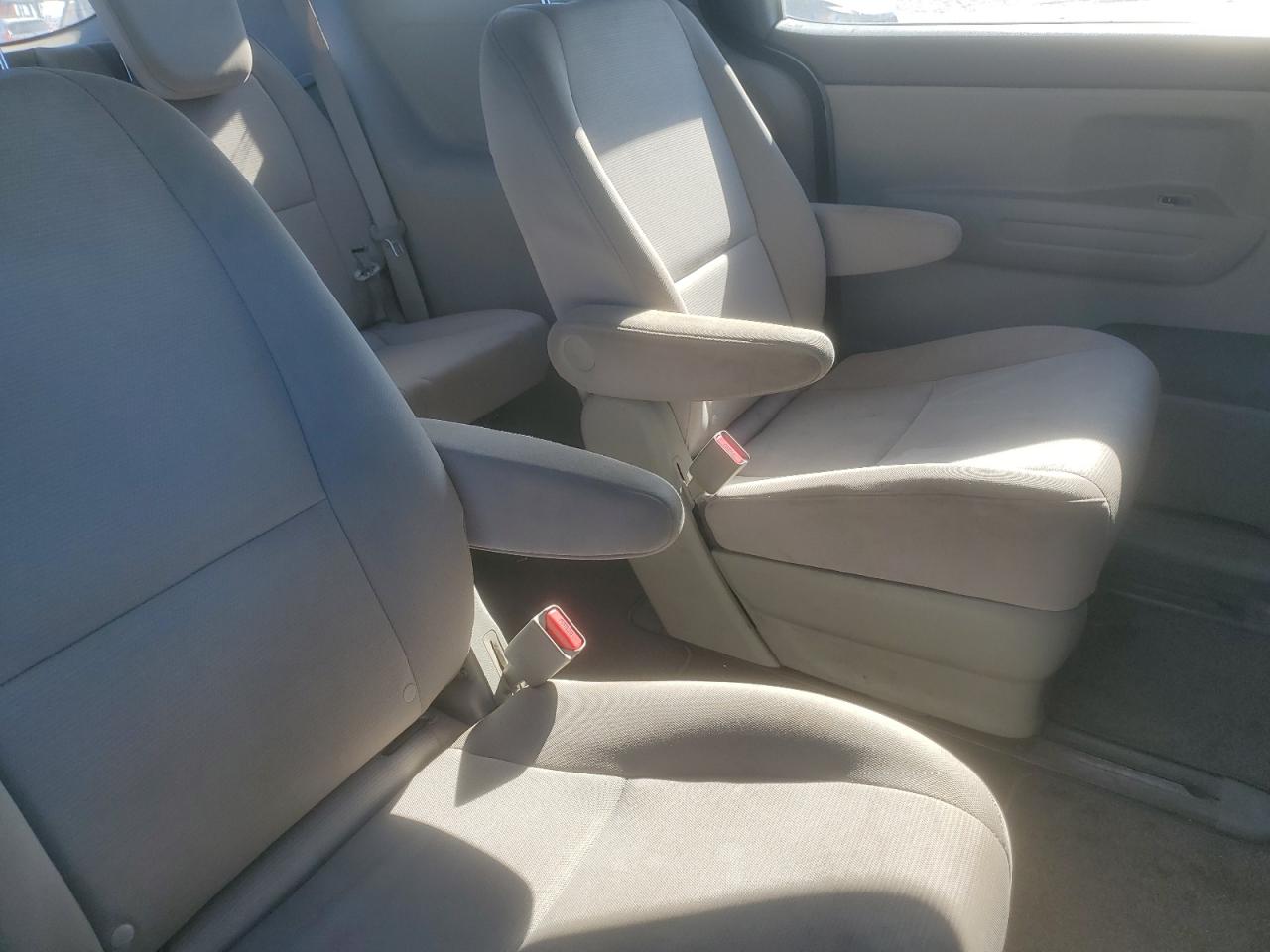 2015 KIA Sedona VIN KNDMA5C13F6022077 Copart auction photo, front end damage thumbnail 11