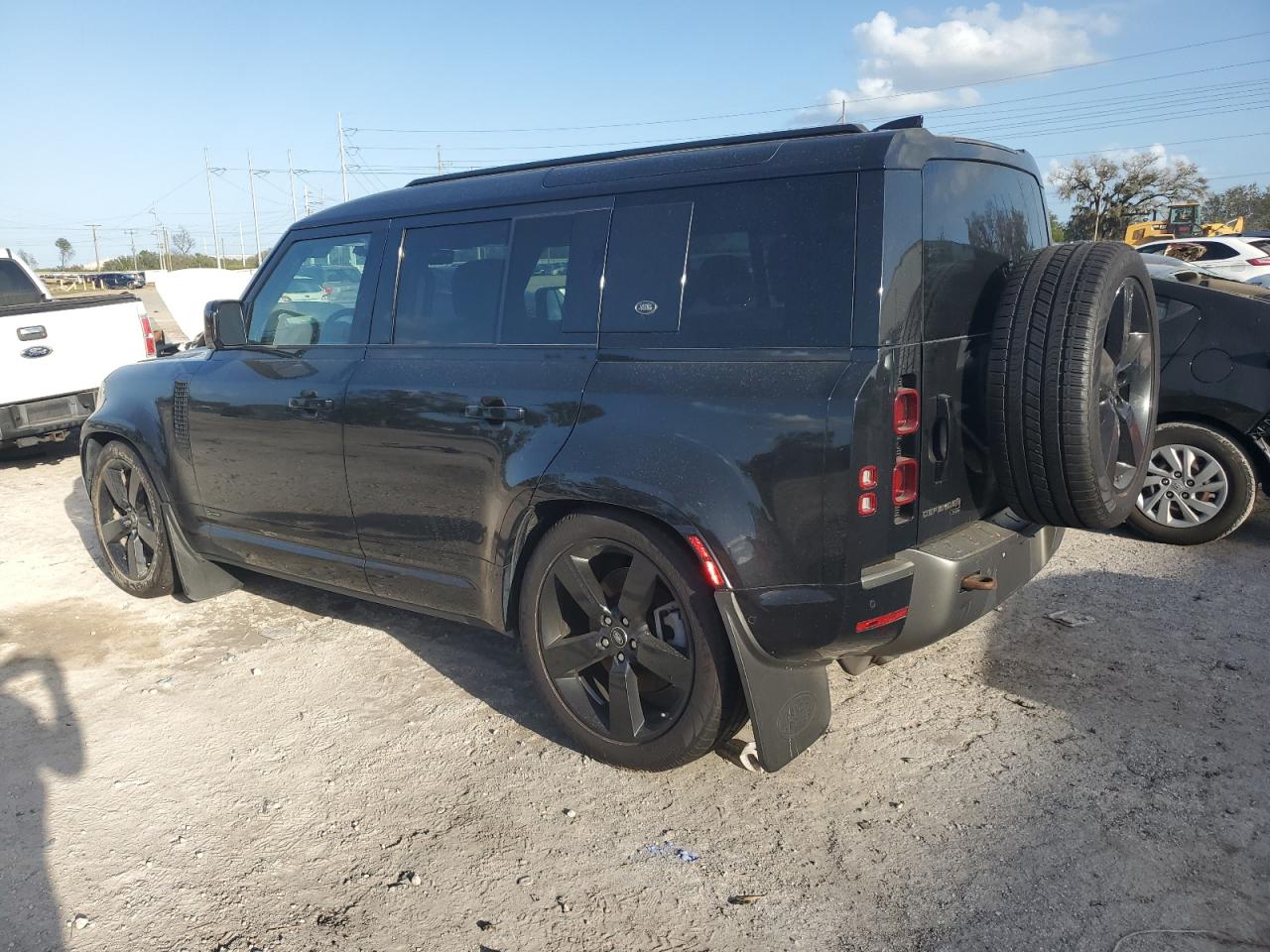 2021 Land Rover Defender VIN SALE37RU8M2050112 Copart auction photo, front end / minor dent/scratches damage thumbnail 2