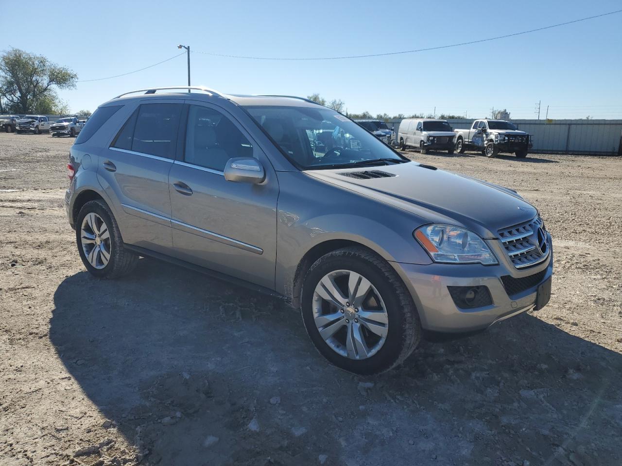 2009 Mercedes-Benz M-klasse VIN 4JGBB86E49A522332 Copart auction photo, front end damage thumbnail 4