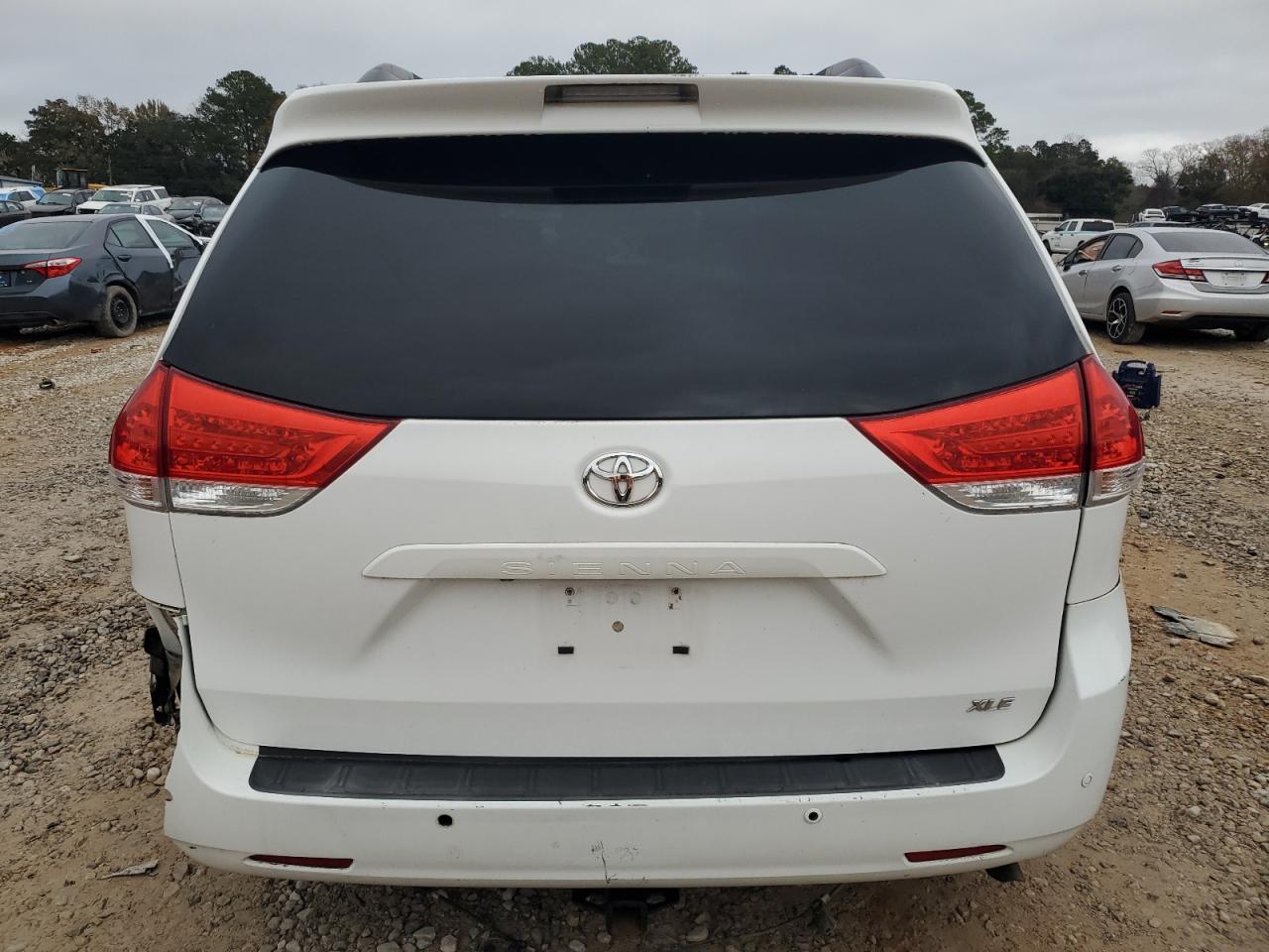 2014 Toyota Sienna VIN 5TDYK3DC6ES469648 Copart auction photo, side / rear end damage thumbnail 6