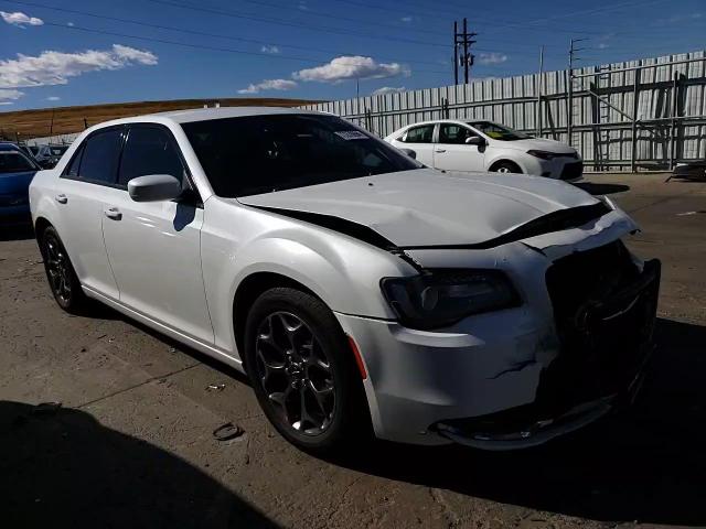 2015 Chrysler 300 VIN 2C3CCAGG0FH808810 Copart auction photo, front end / minor dent/scratches damage thumbnail 11