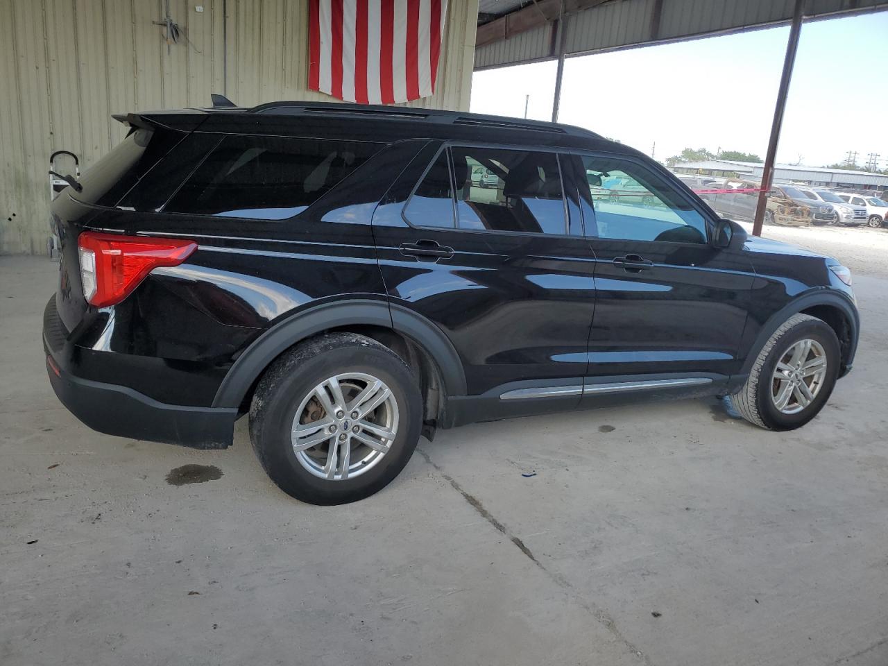 2022 Ford Explorer VIN 1FMSK7DH4NGA17941 Copart auction photo, water/flood damage thumbnail 3