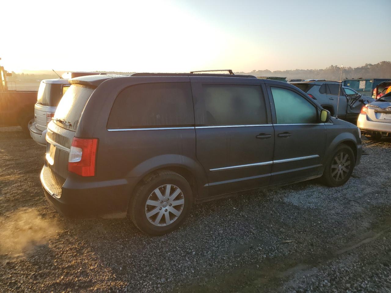 2014 Chrysler Town & Country VIN 2C4RC1BG7ER216858 Copart auction photo, minor dent/scratches damage thumbnail 3