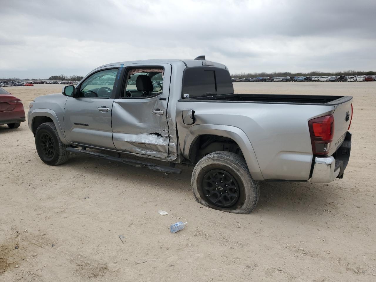 2022 Toyota Tacoma VIN 3TMAZ5CN0NM193169 Copart auction photo, side damage thumbnail 2