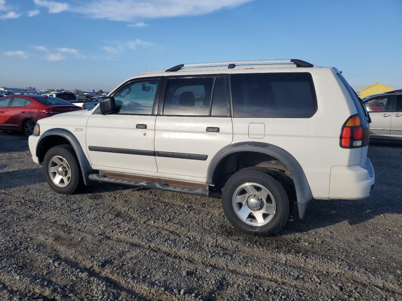 2004 Mitsubishi Montero VIN JA4MT21R44J001101 Copart auction photo, rear end / side damage thumbnail 2