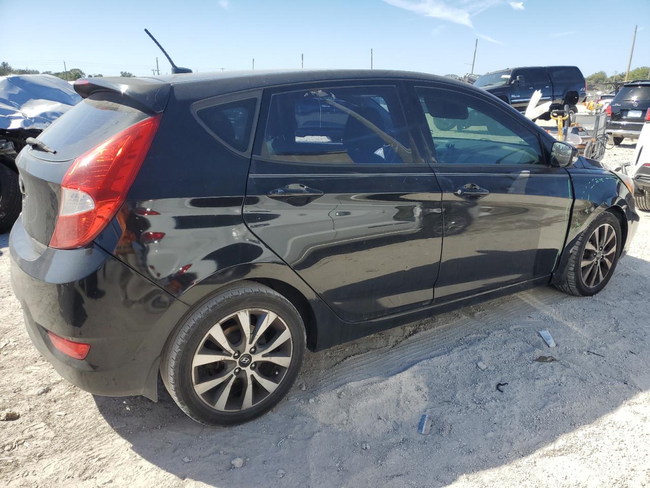 2015 Hyundai Accent VIN KMHCU5AE8FU233100 Copart auction photo, front end damage thumbnail 3