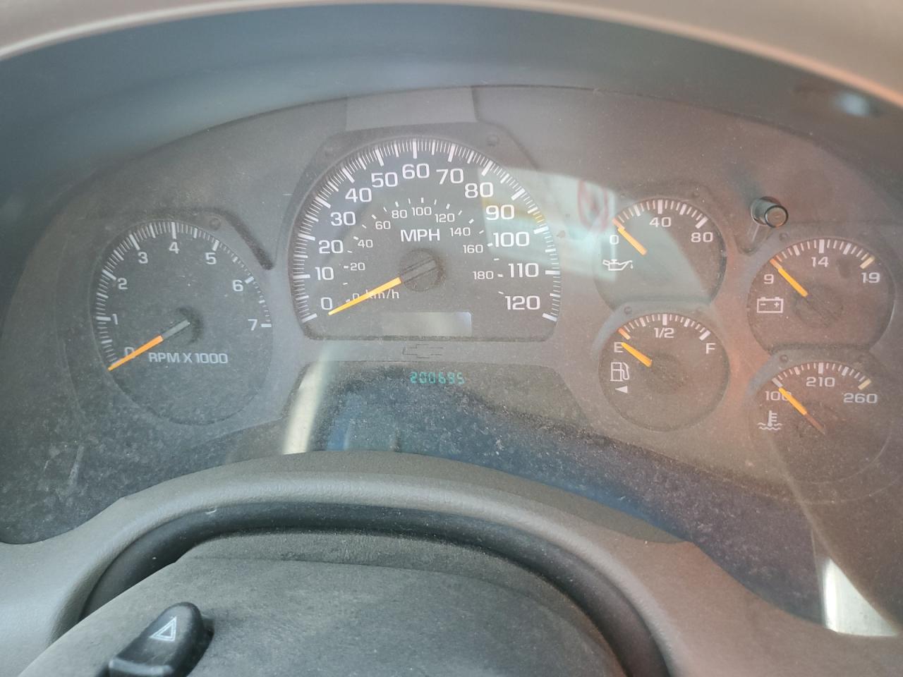 2004 Chevrolet TrailBlazer VIN 1GNDS13S042113771 Copart auction photo, side / front end damage thumbnail 9