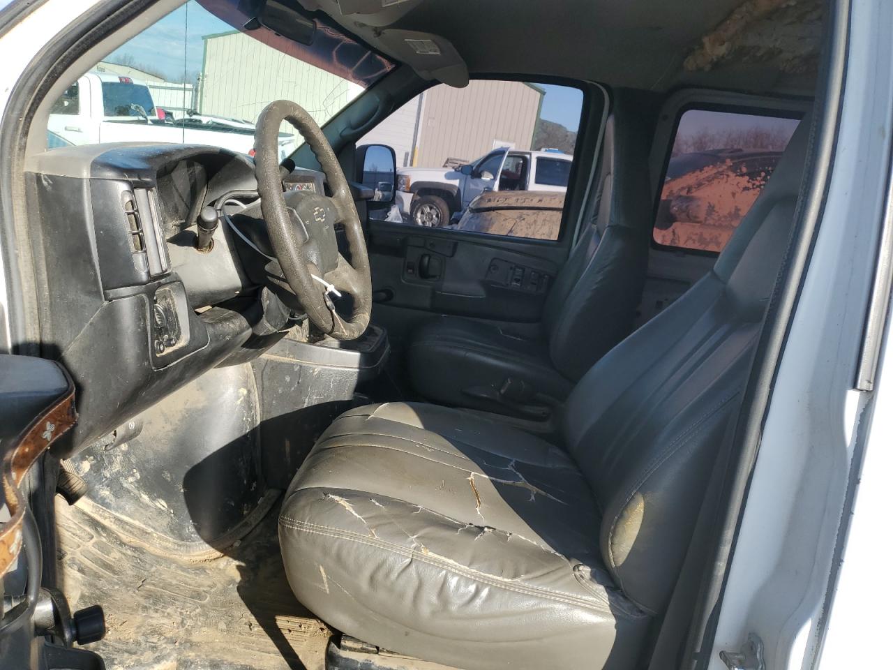 2007 Chevrolet Express VIN 1GCFG15X571156766 Copart auction photo, rear end / side damage thumbnail 7