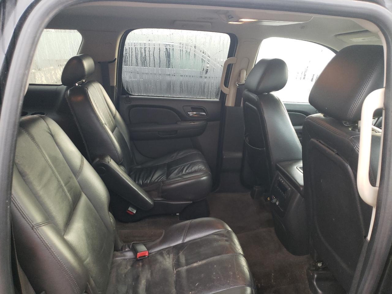2010 Chevrolet Suburban VIN 1GNUKJE37AR185883 Copart auction photo, front end damage thumbnail 11