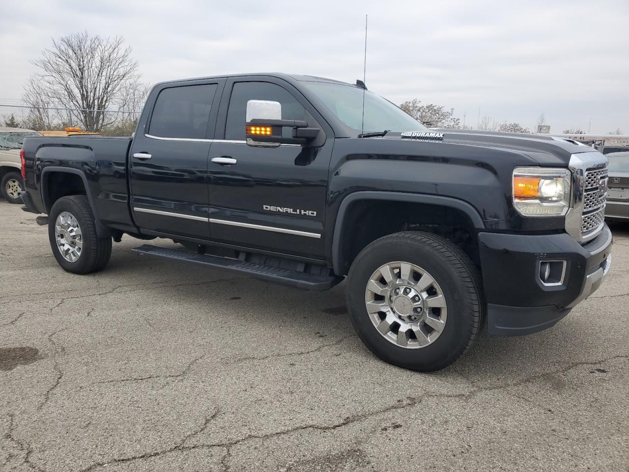 2018 GMC Sierra VIN 1GT12UEY2JF120403 Copart auction photo, vandalism damage thumbnail 4