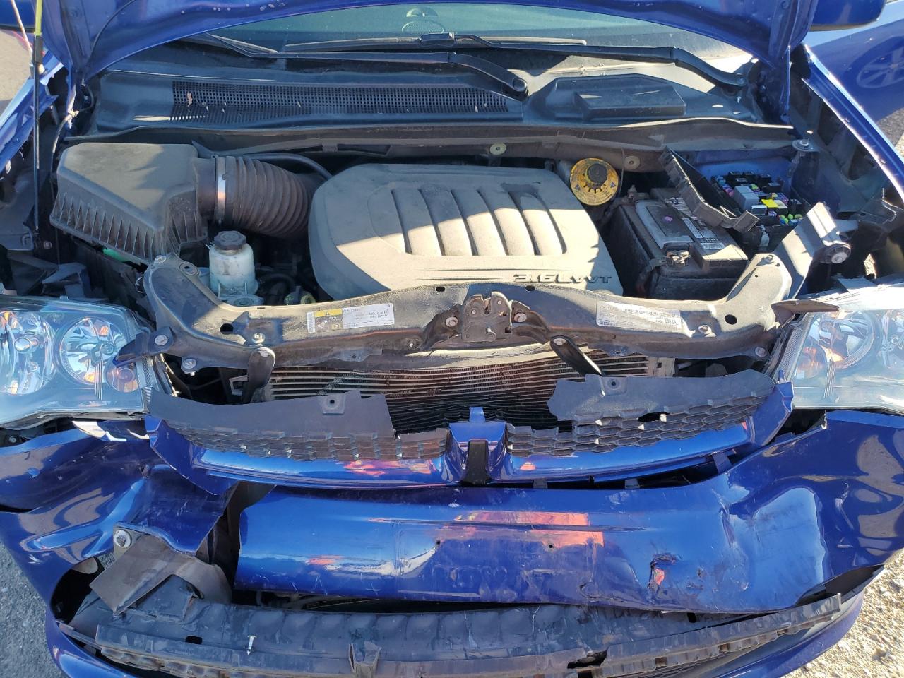 2019 Dodge Caravan VIN 2C4RDGEG7KR785507 Copart auction photo, front end / side damage thumbnail 12