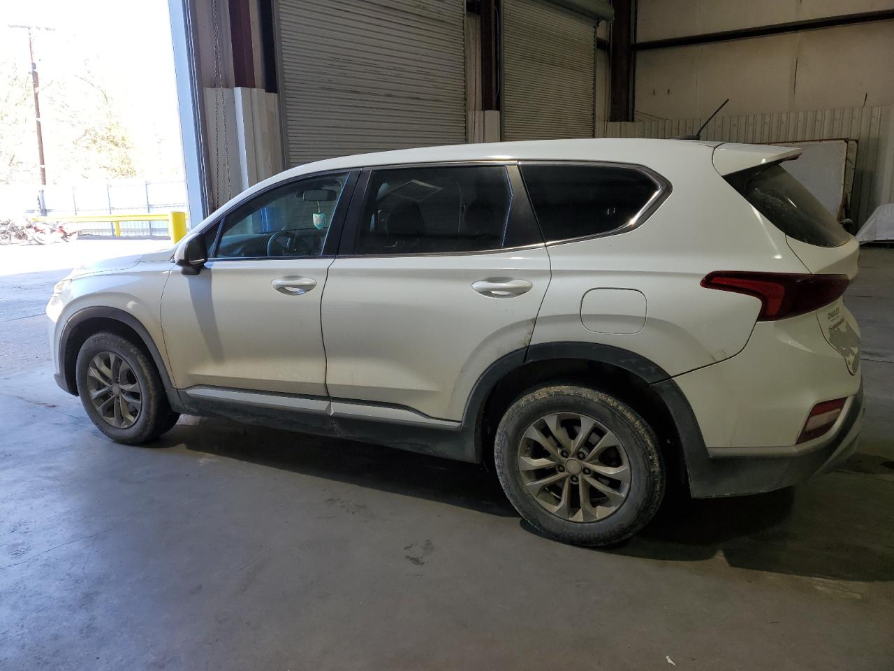 2019 Hyundai Santa Fe VIN 5NMS23AD4KH081593 Copart auction photo, hail / minor dent/scratches damage thumbnail 2