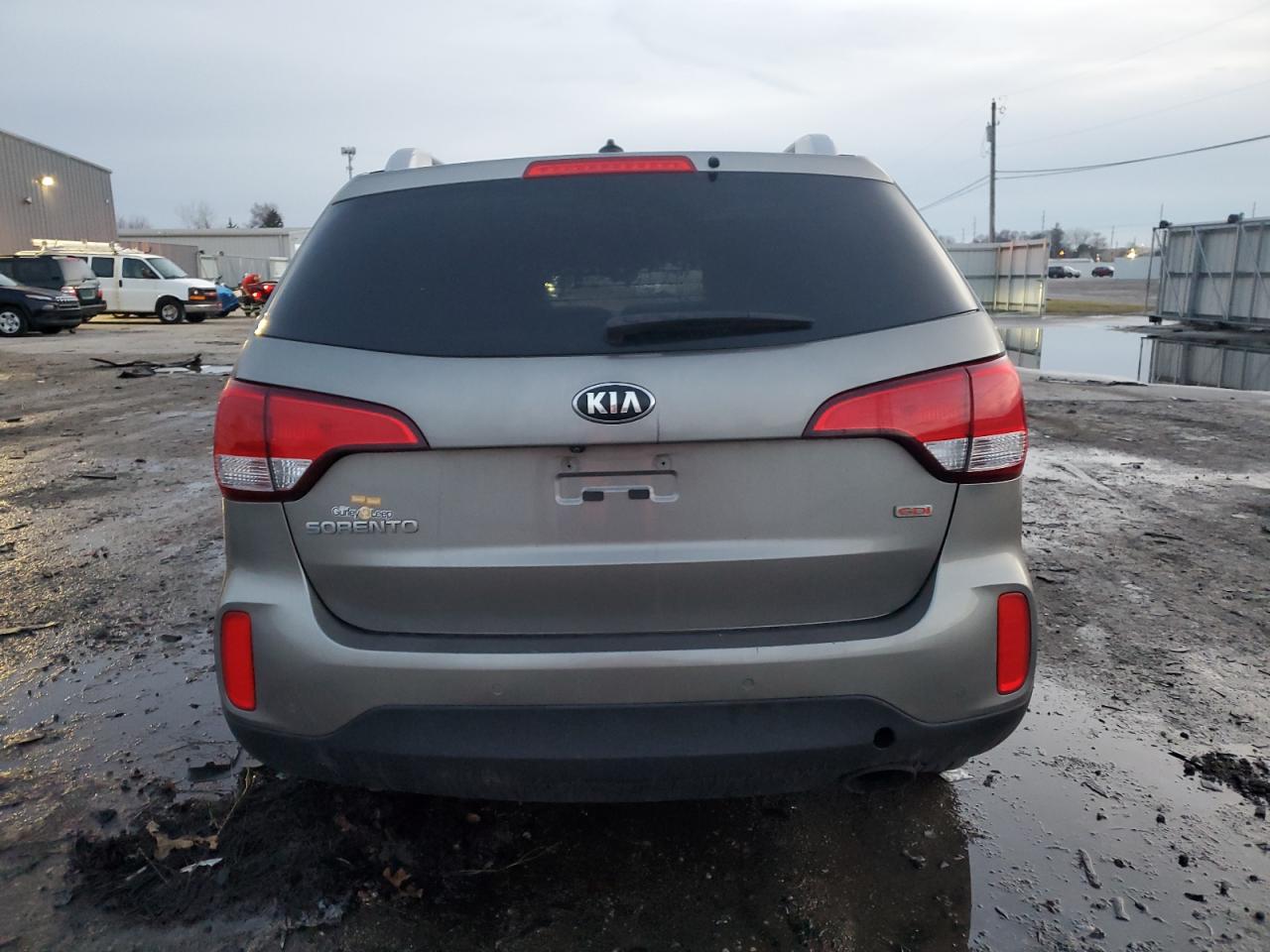 2015 KIA Sorento VIN 5XYKTDA64FG634036 Copart auction photo, burn - engine / burn - interior damage thumbnail 6