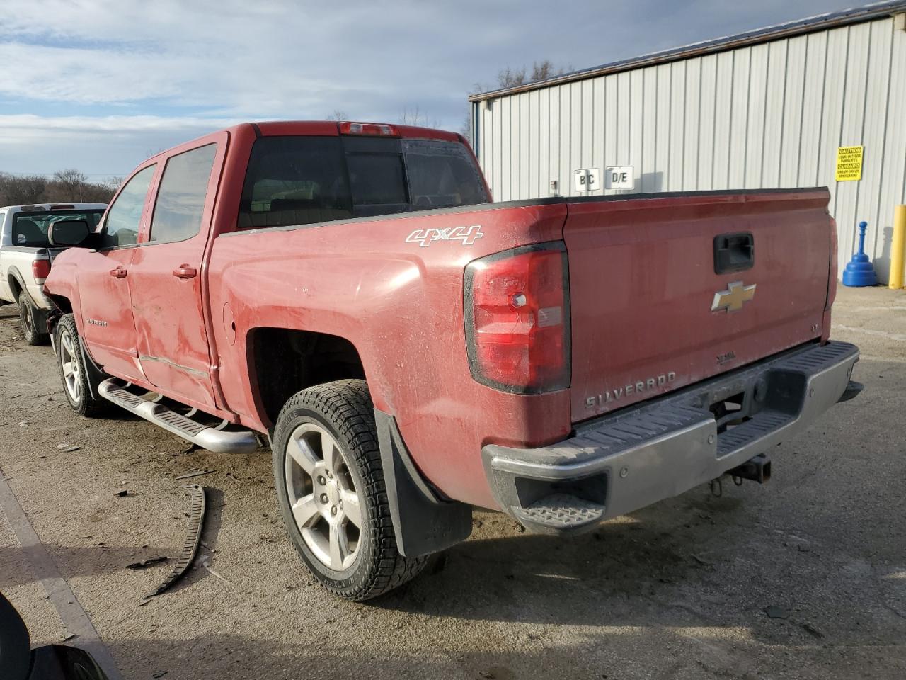 2015 Chevrolet Silverado VIN 3GCUKREC1FG271267 Copart auction photo, side / front end damage thumbnail 2