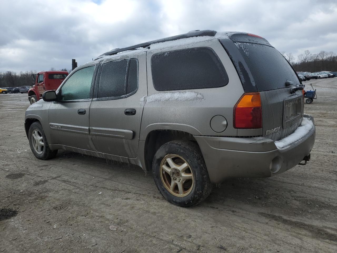 2005 GMC Envoy VIN 1GKET16S156115372 Copart auction photo, front end damage thumbnail 2