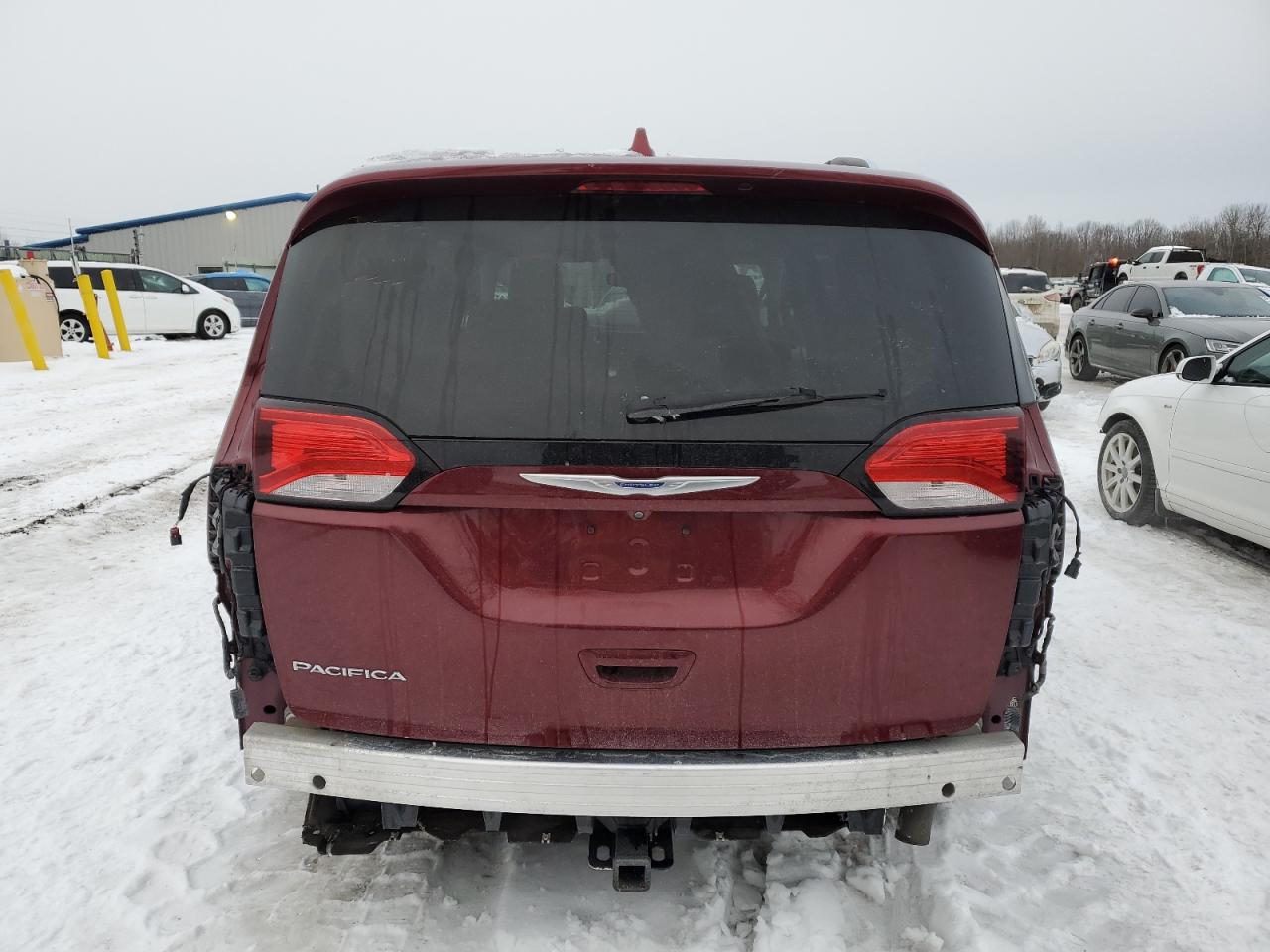 2018 Chrysler Pacifica VIN 2C4RC1BG4JR294198 Copart auction photo, all over damage thumbnail 6