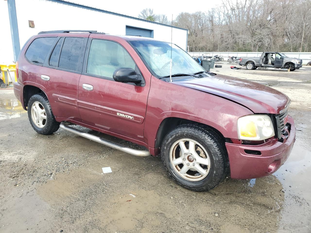 2005 GMC Envoy VIN 1GKDT13S452303889 Copart auction photo, front end damage thumbnail 4