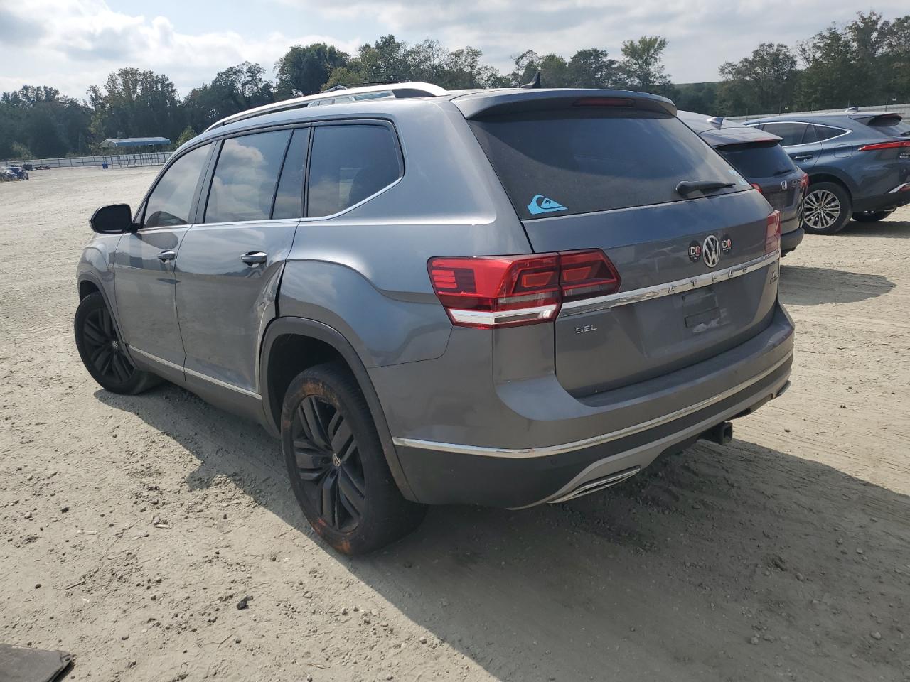 2018 Volkswagen Atlas VIN 1V2MR2CA5JC589312 Copart auction photo, mechanical / side damage thumbnail 2