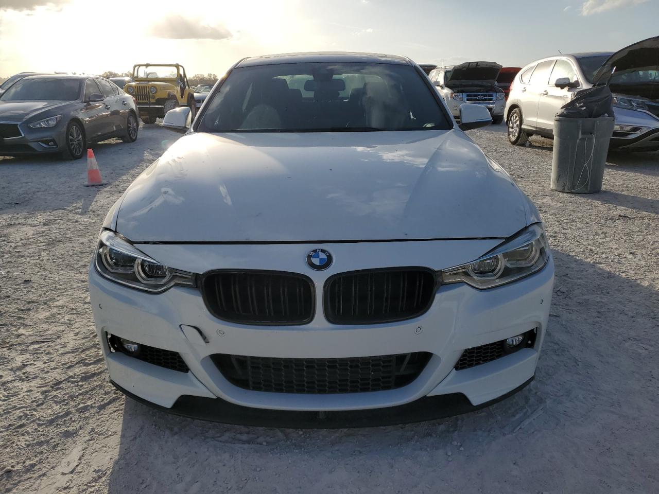 2018 BMW 3er VIN WBA8B9G5XJNU99829 Copart auction photo, water/flood damage thumbnail 5