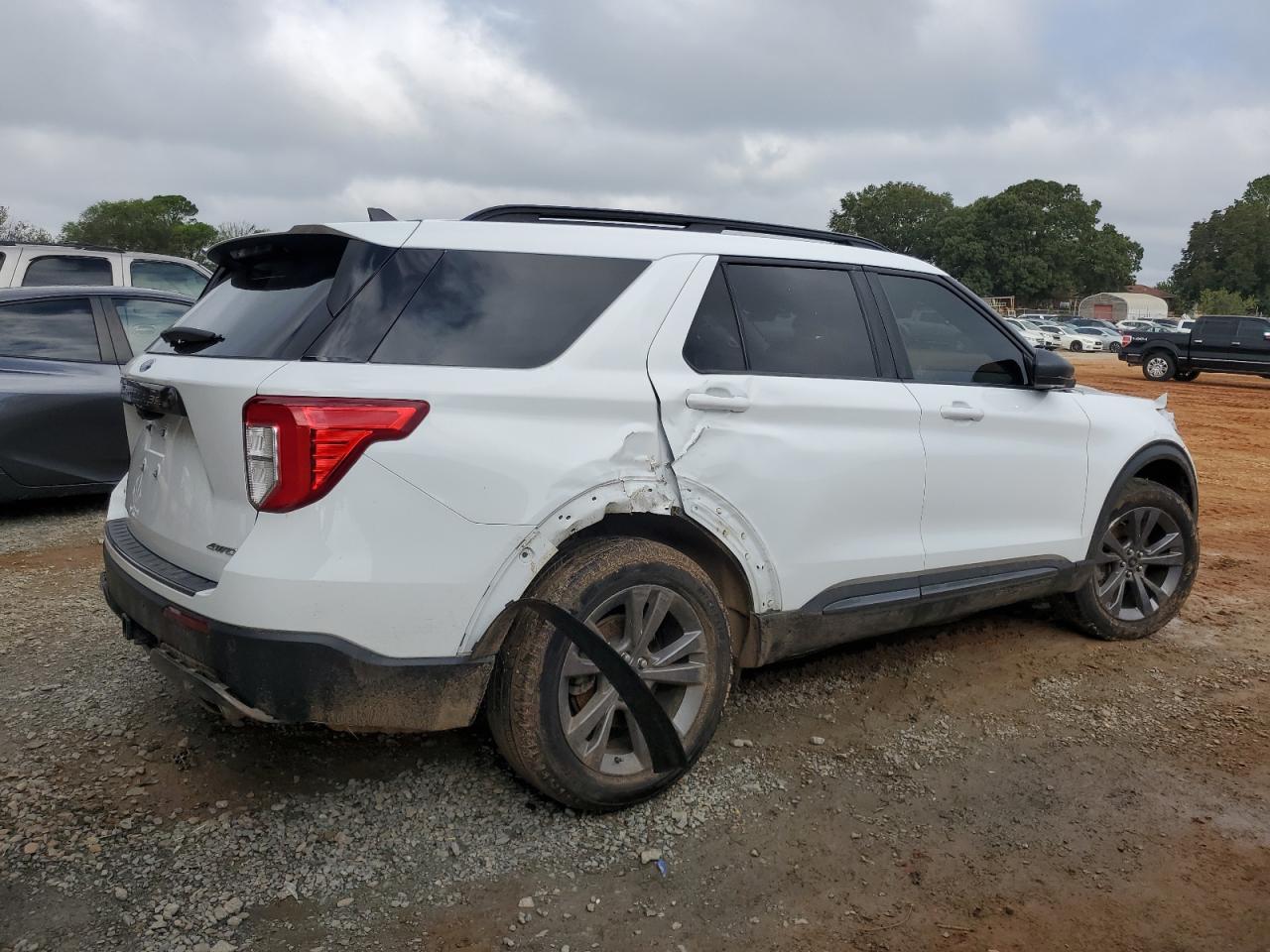 2021 Ford Explorer VIN 1FMSK8DH4MGC27671 Copart auction photo, front end / side damage thumbnail 3
