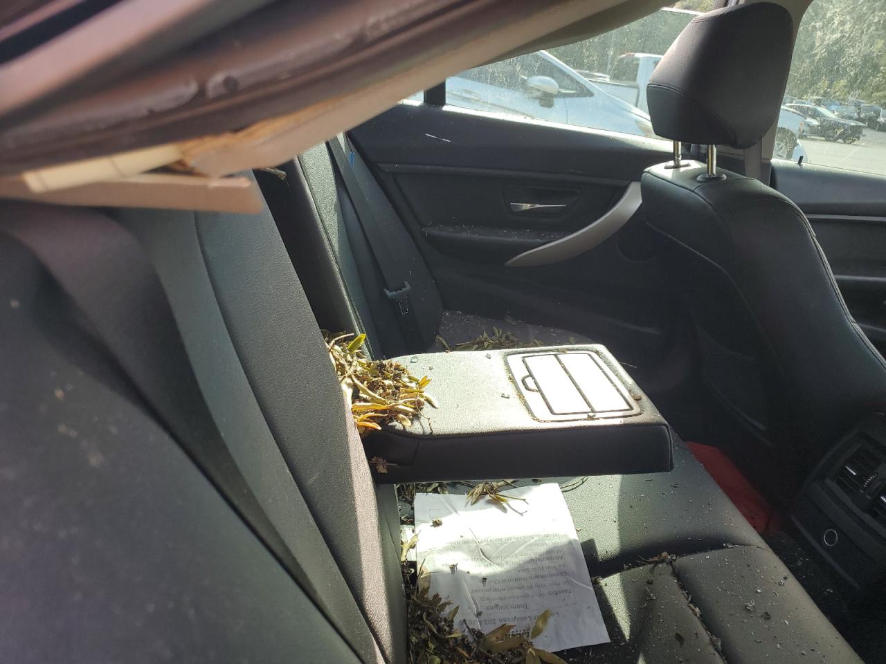 2015 BMW 3er VIN WBA3B1G5XFNT03035 Copart auction photo, all over damage thumbnail 10