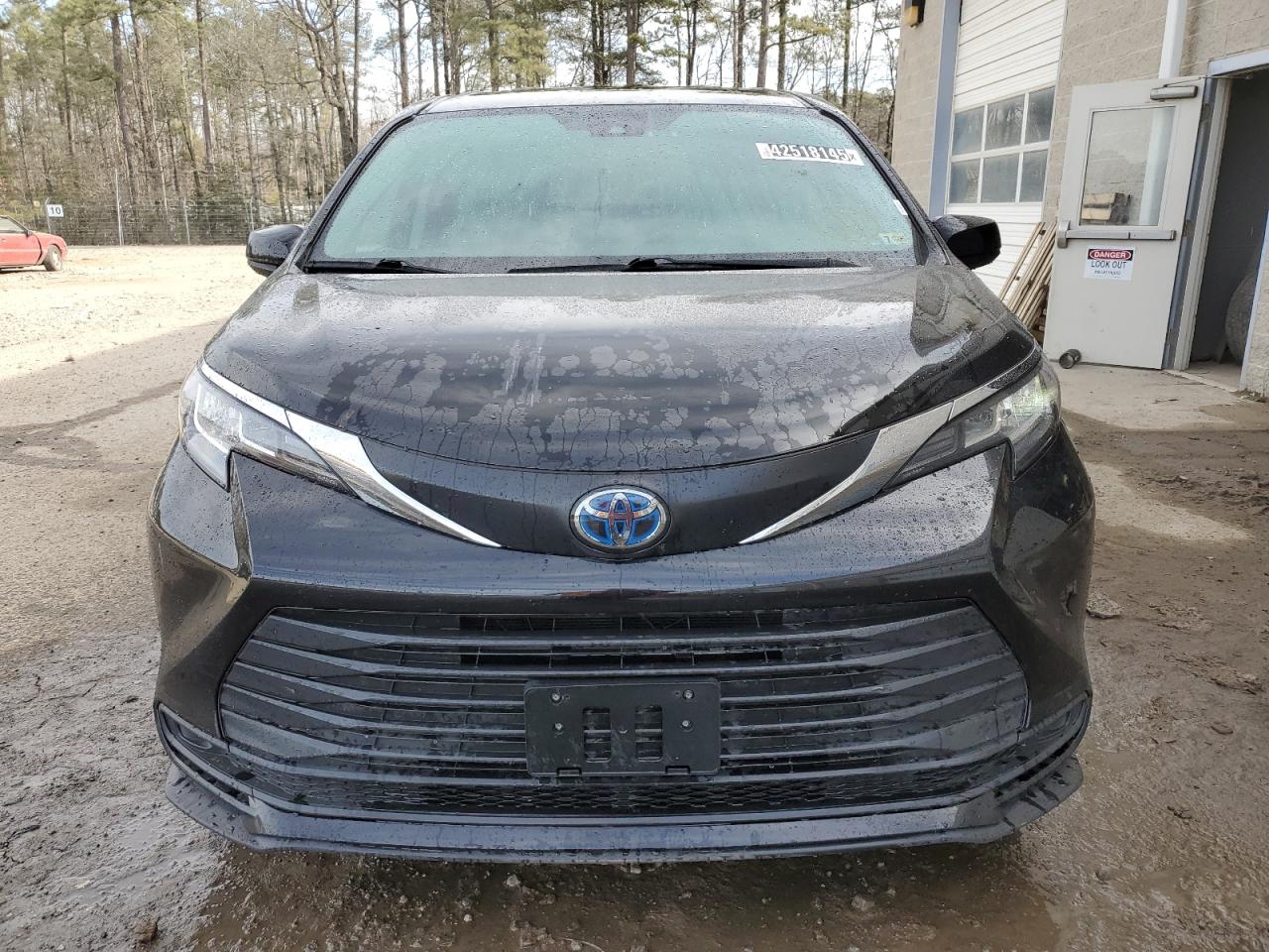 2022 Toyota Sienna VIN 5TDKSKFC5NS056150 Copart auction photo, minor dent/scratches damage thumbnail 5
