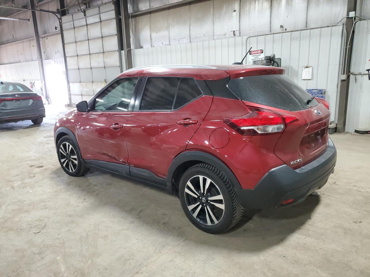 2019 Nissan Kicks VIN 3N1CP5CU9KL528827 Copart auction photo, side / minor dent/scratches damage thumbnail 2