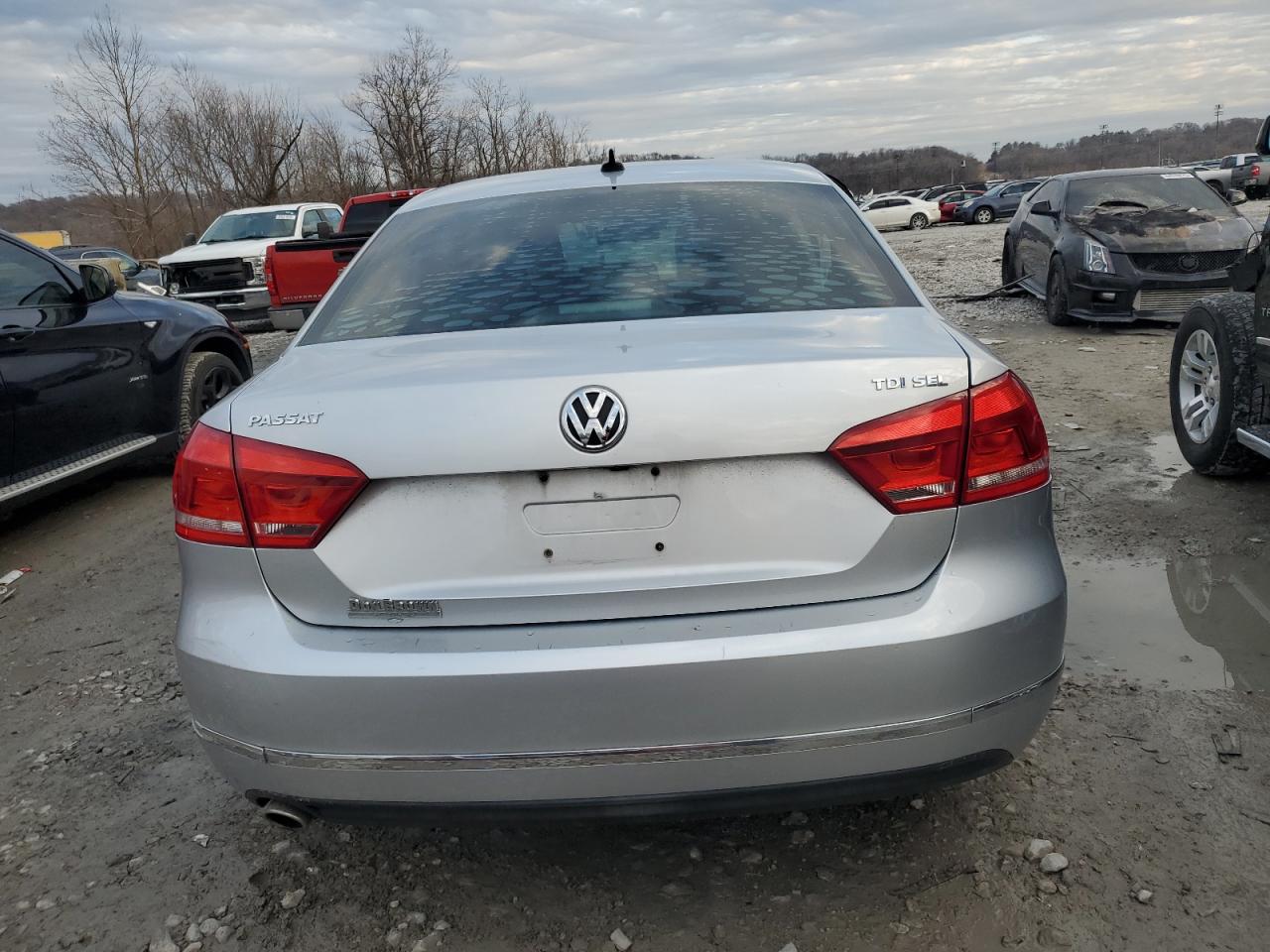 2015 Volkswagen Passat VIN 1VWCV7A39FC010210 Copart auction photo, side / minor dent/scratches damage thumbnail 6