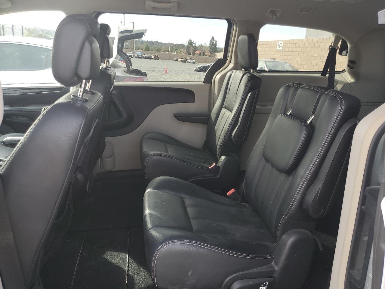 2012 Chrysler Town & Country VIN 2C4RC1BG3CR269702 Copart auction photo, front end / minor dent/scratches damage thumbnail 11