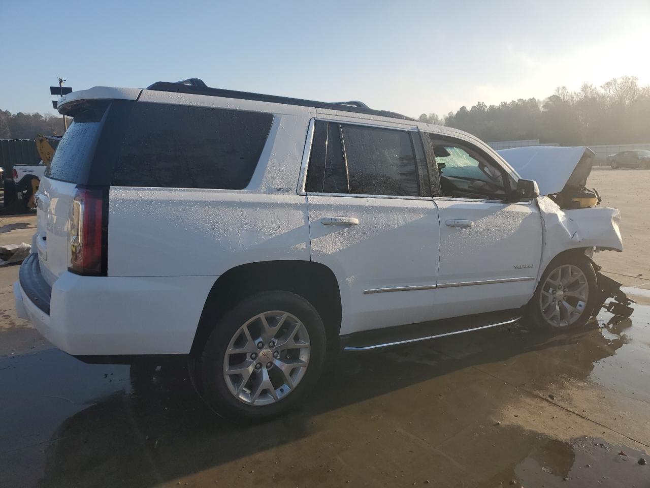 2018 GMC Yukon VIN 1GKS1BKC6JR384246 Copart auction photo, front end damage thumbnail 3