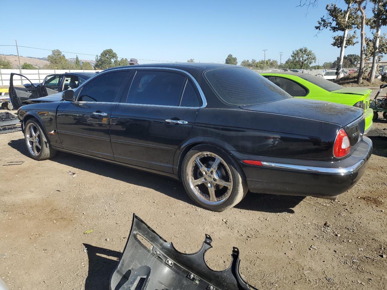 2005 Jaguar XJ VIN SAJWA82CX5SG39810 Copart auction photo, front end / mechanical damage thumbnail 2