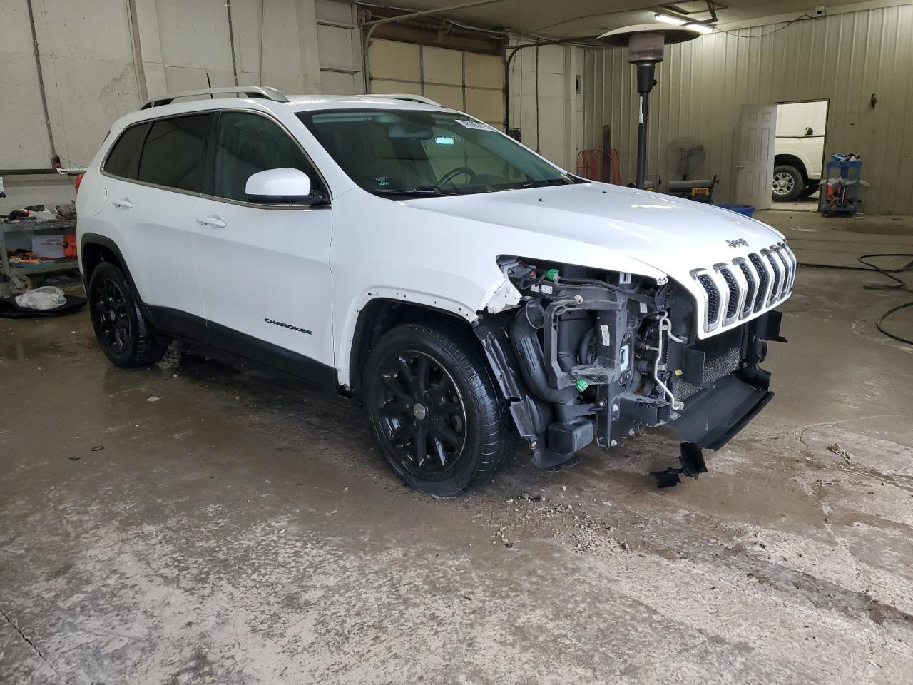 2016 Jeep Grand Cherokee VIN 1C4PJLCS2GW191793 Copart auction photo, front end / side damage thumbnail 4