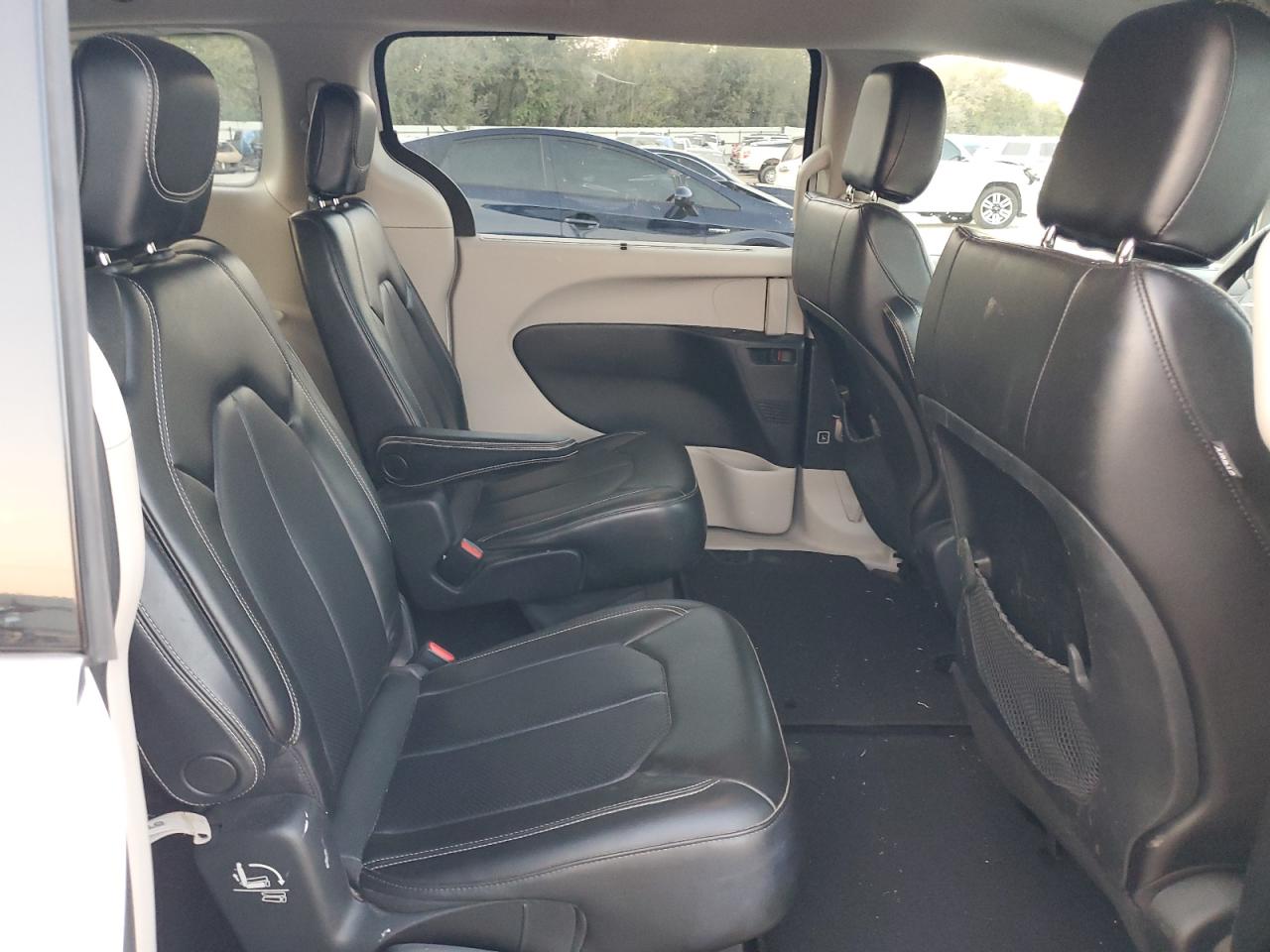 2021 Chrysler Voyager VIN 2C4RC1DG3MR533371 Copart auction photo, hail / minor dent/scratches damage thumbnail 11